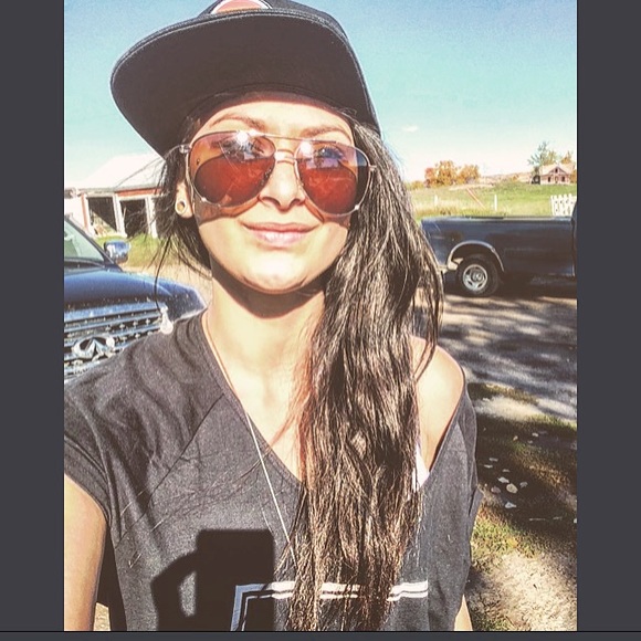 Meet your Posher, Alethea - Picture 1 of 1